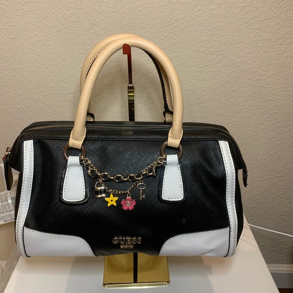 Black and white Guess handbag - Picture 2 of 5